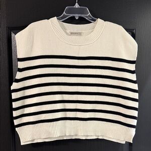 Zara Women's Cream and Black Striped Crew Neck Sweater